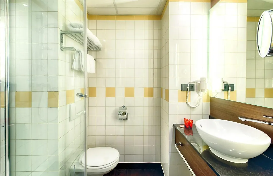 Leonardo Hotel Amsterdam City Center-1